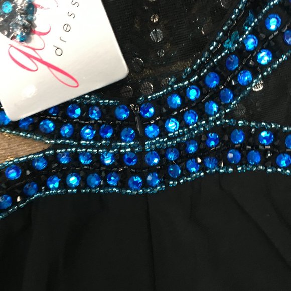 Side Cut-outs, Backless, Blingy Sexy Cruise Dress - Picture 8 of 13